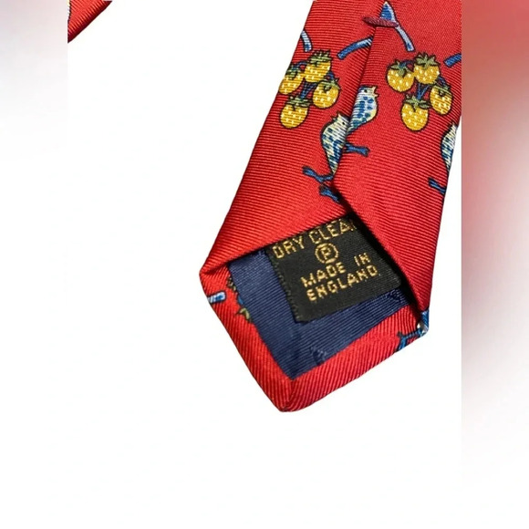 V&A Victor & Albert Museum Red Tie - Picture 3 of 5